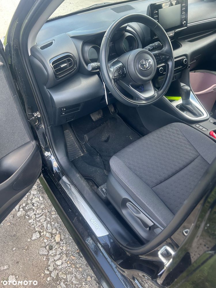 Toyota Yaris - 10