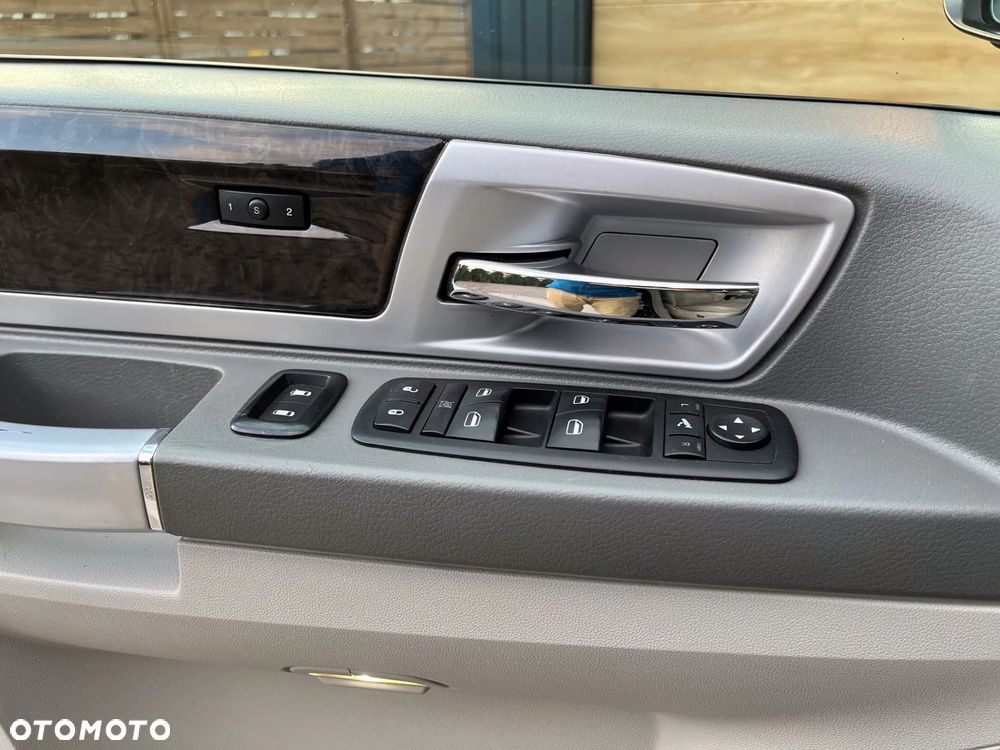 Chrysler Grand Voyager ver-2-8-crd-limited - 21