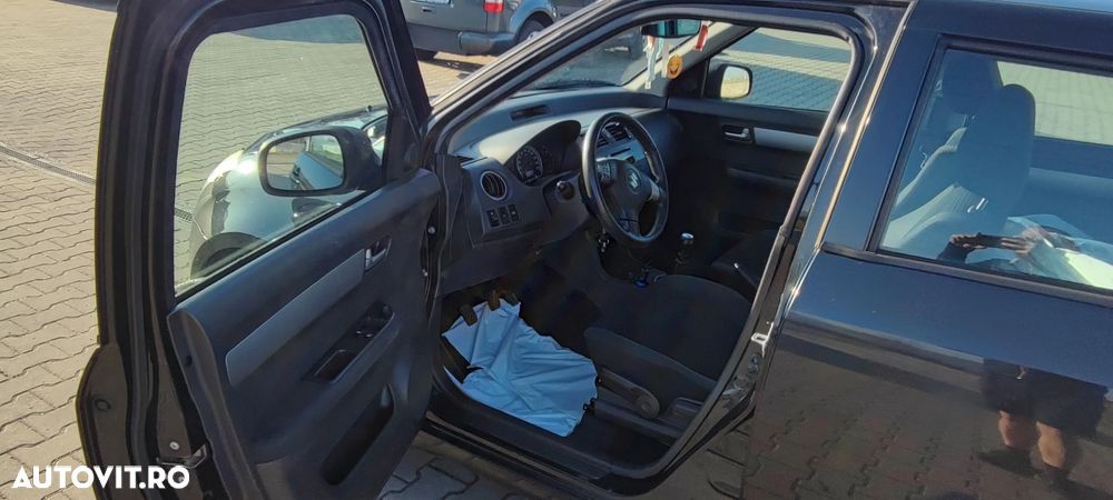 Suzuki Swift - 3