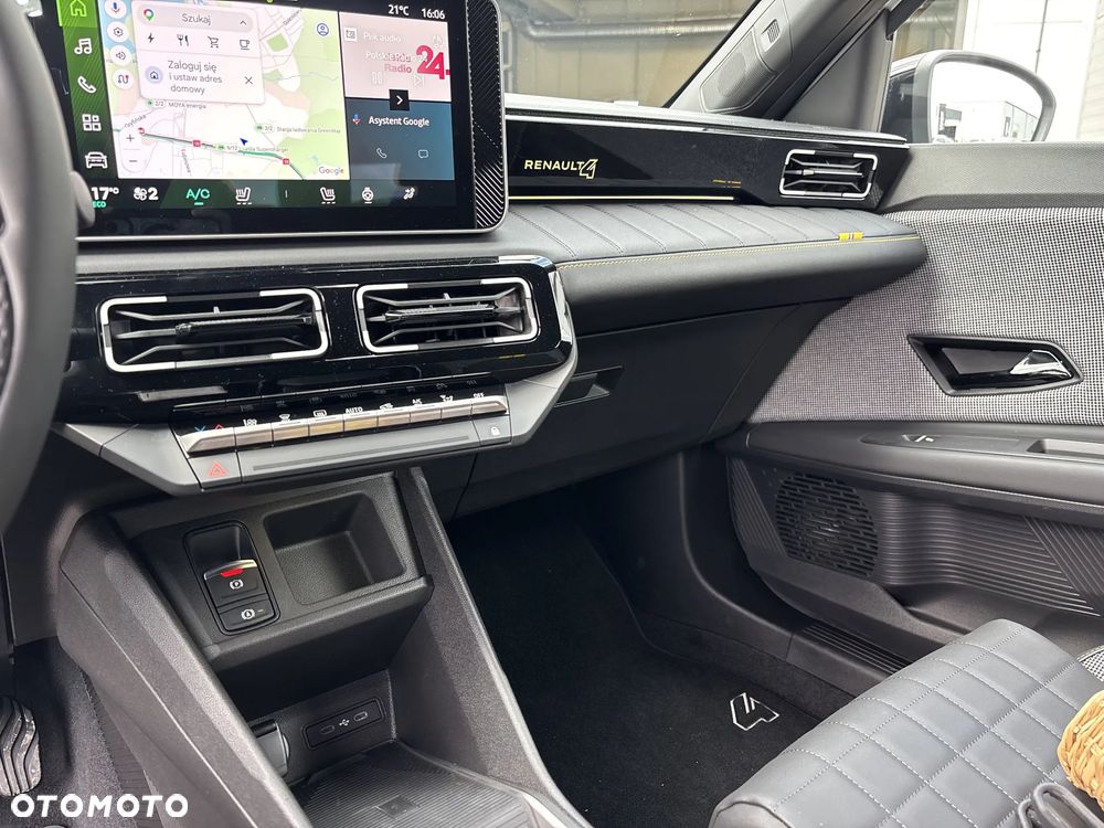 Renault 4 E-Tech 52kWh Comfort Range Iconic - 15