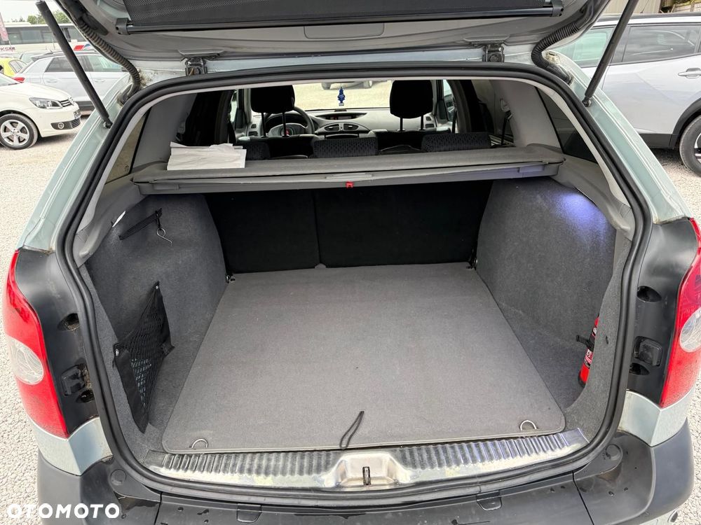 Renault Laguna Grandtour 2.0 Etoile - 28