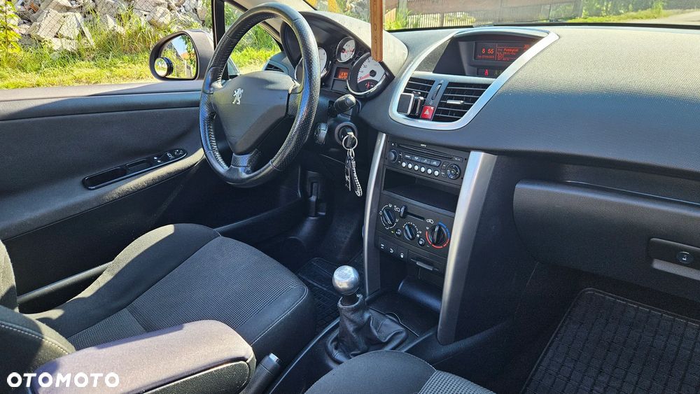 Peugeot 207 - 12