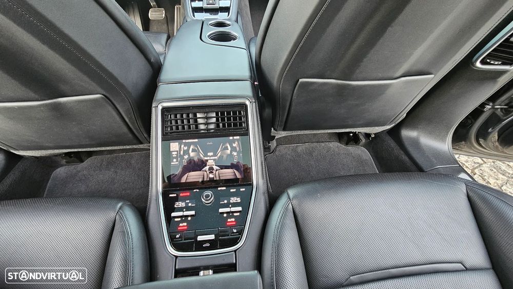 Porsche Panamera 4 S - 34