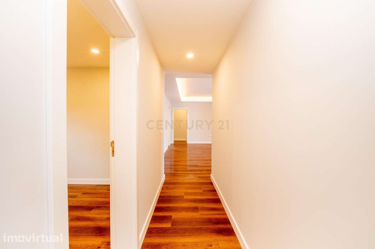 Moradia T5 com piscina - Rio Maior - Grande imagem: 4/41