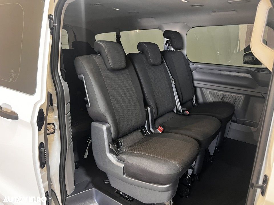 Volkswagen Caravelle - 7