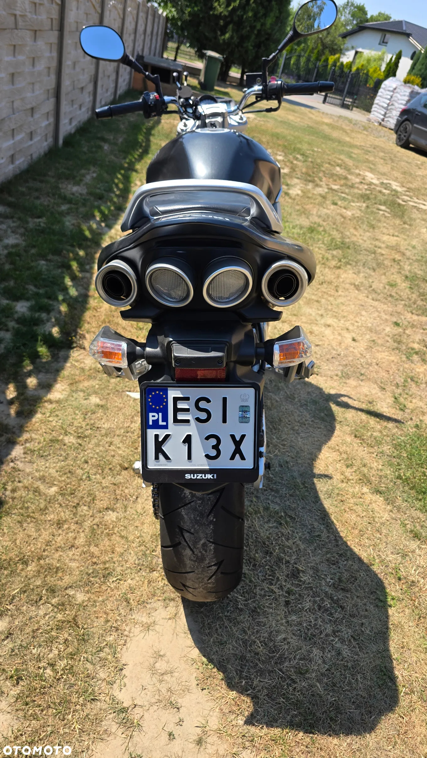 Suzuki GSR - 17