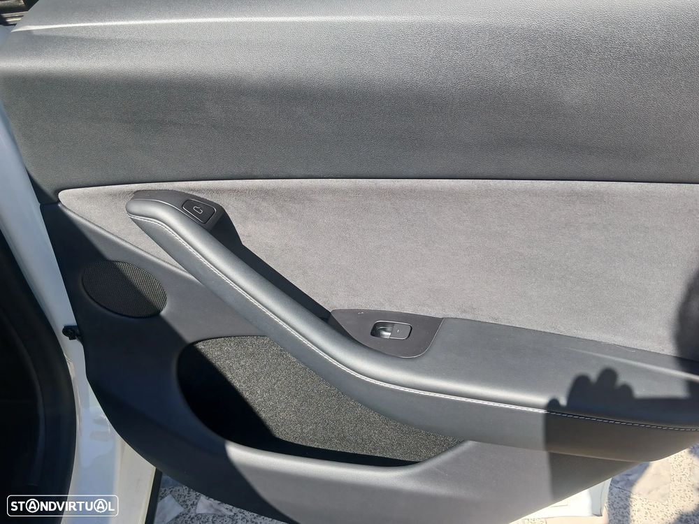Tesla Model Y Performance Tração Integral - 30