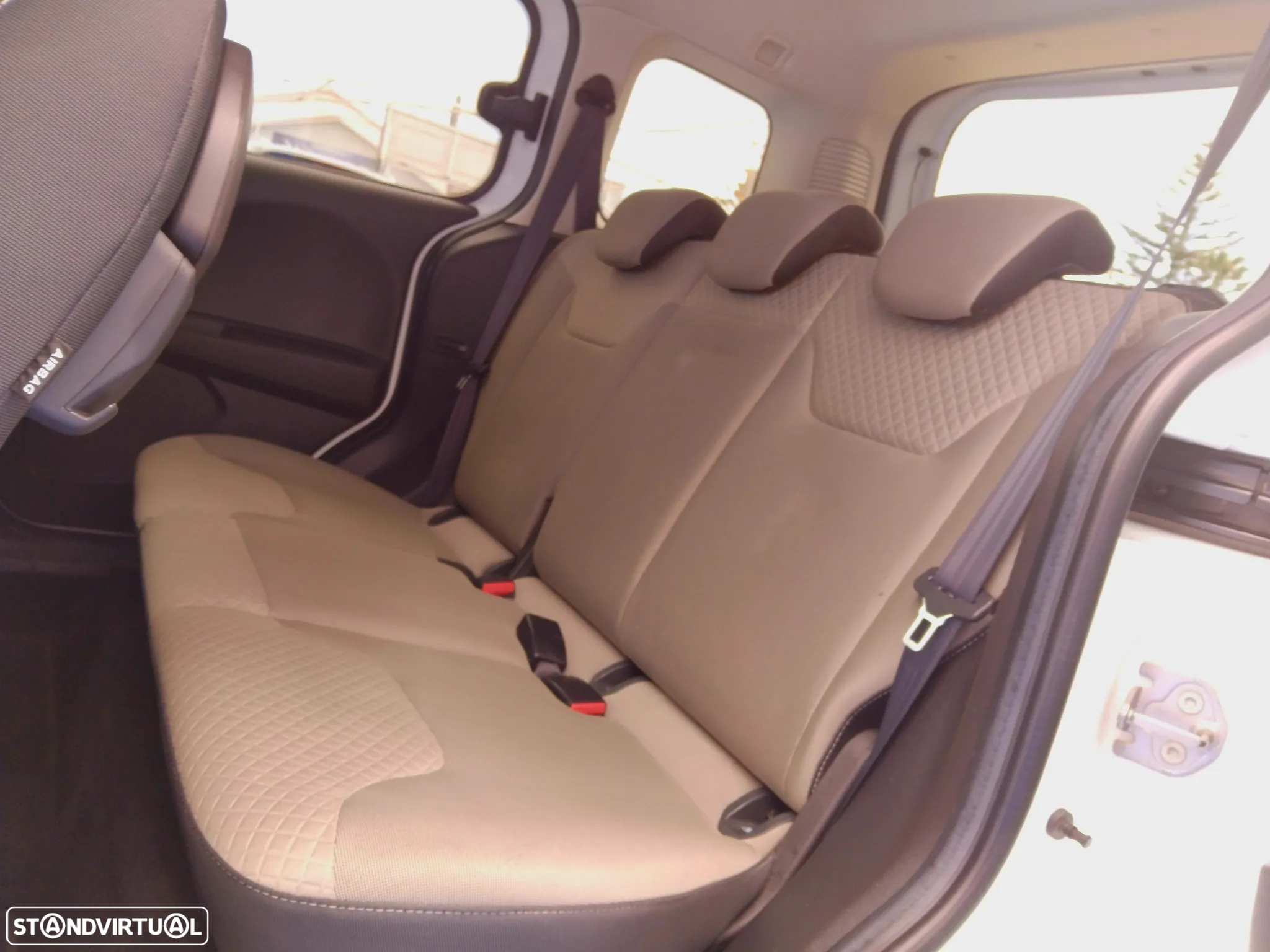 Ford Tourneo Courier 1.0 EcoBoost Titanium - 17