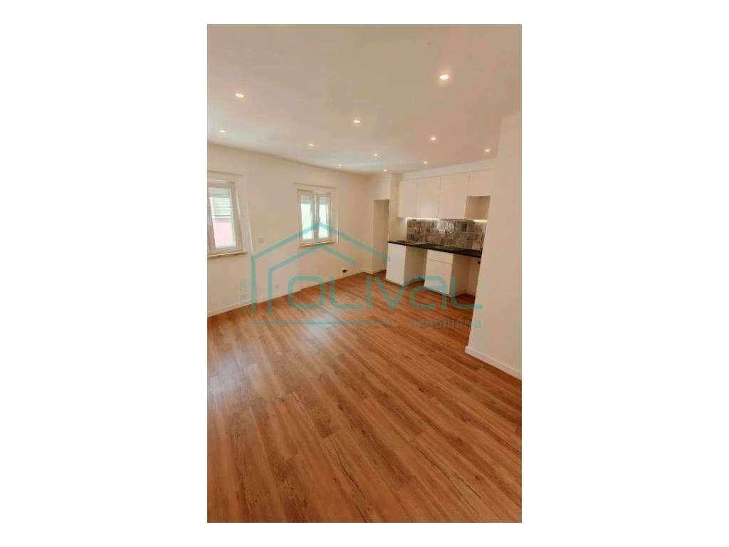 Apartamento T2 à venda em Póvoa de Santa Iria e Forte da Casa - Grande imagem: 3/9