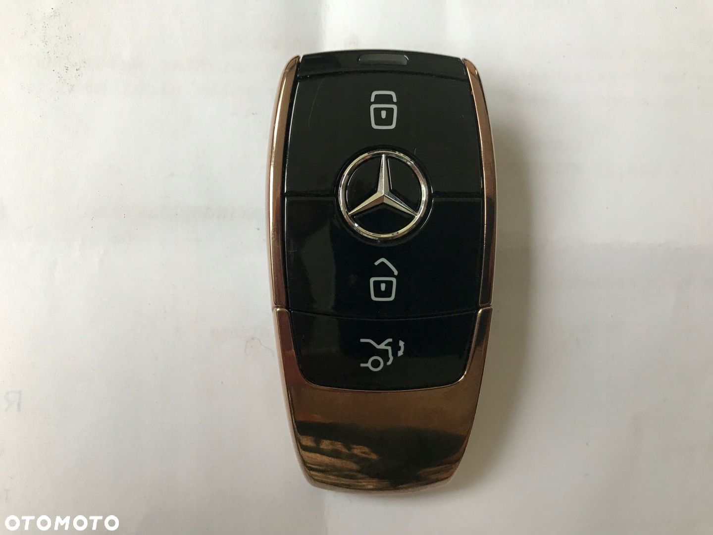 MERCEDES W243 KLUCZYK PILOT OBUDOWA KLUCZYKA ZŁOTY - 1