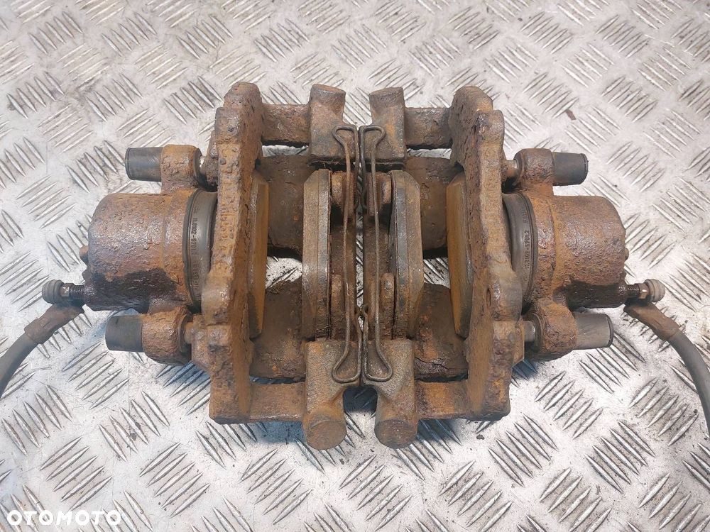 TARCZE HAMULCOWE PRZÓD + ZACISKI VOLVO V50 I 2.0 D - 9