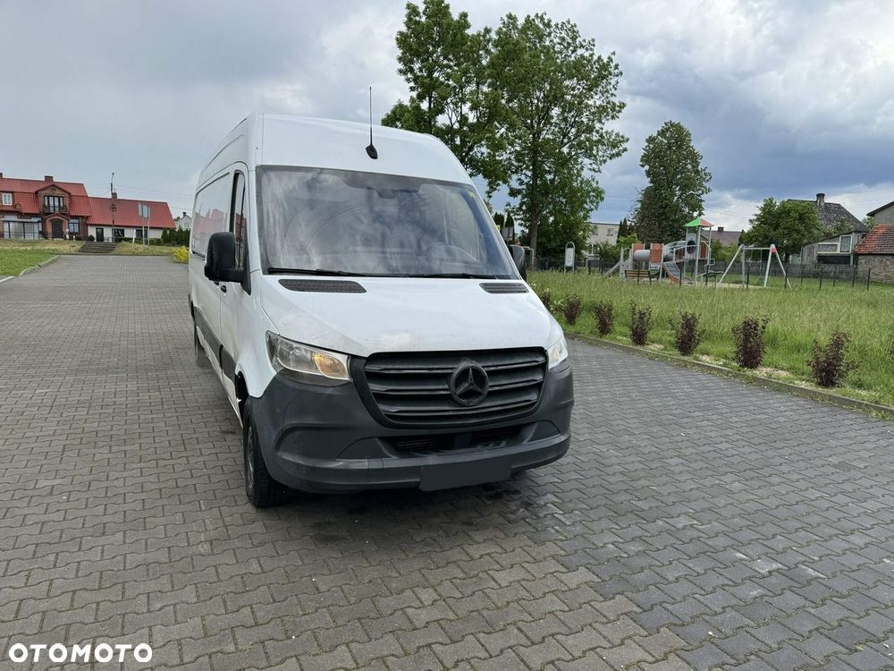 Mercedes-Benz Sprinter - 2