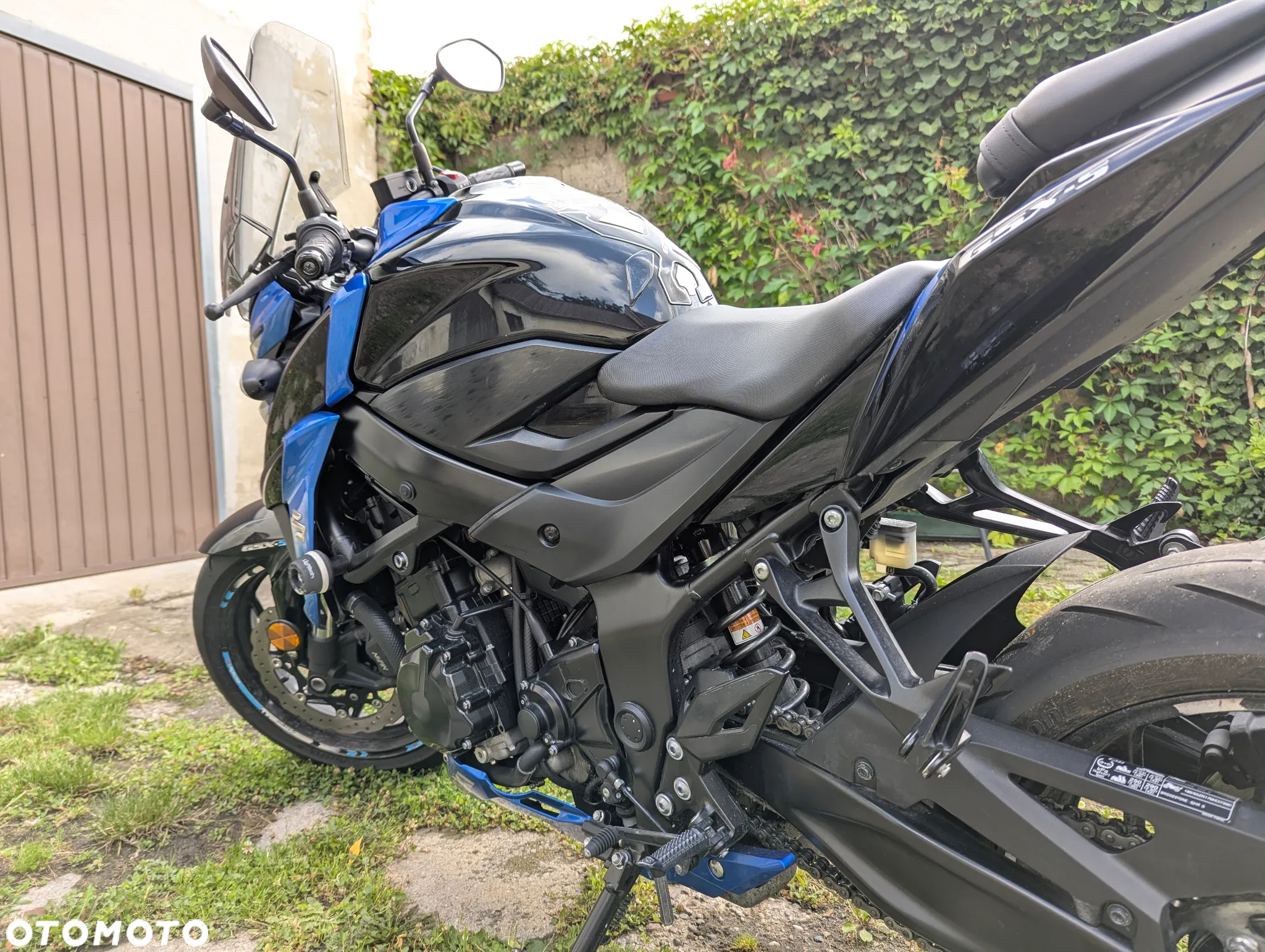Suzuki GSX - 14