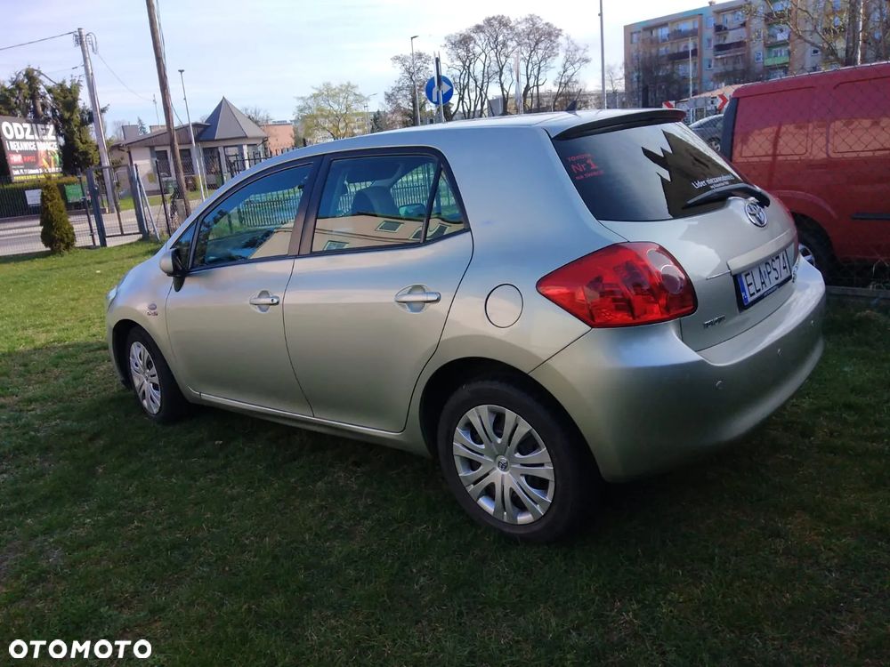 Toyota Auris 2.0 D-4D - 2