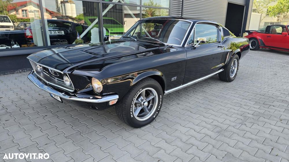 Ford Mustang - 31