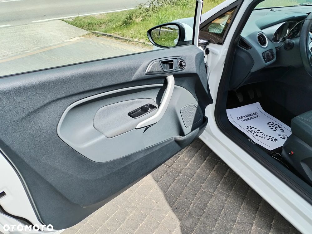Ford Fiesta - 23
