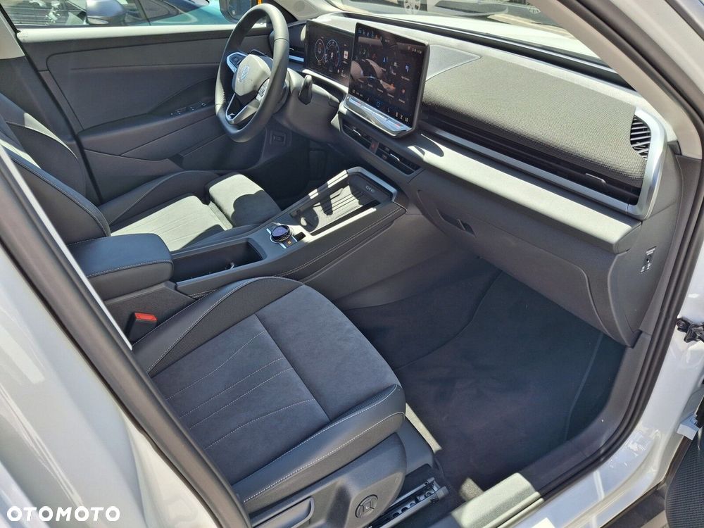 Volkswagen T-Roc - 21