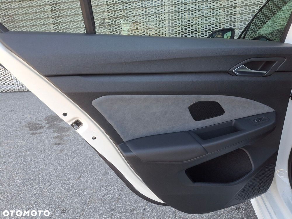 Volkswagen Golf - 12