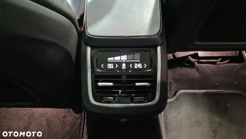 Volvo V90 D5 SCR AWD Inscription - 13