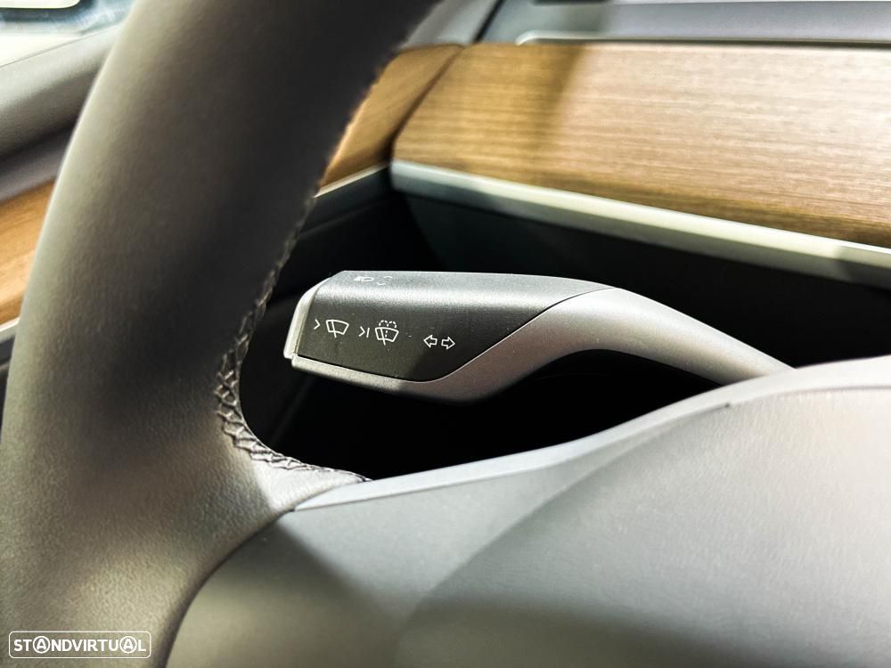 Tesla Model Y Long Range Dual Motor AWD - 43