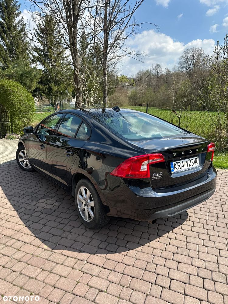 Volvo S60 T3 Momentum - 4