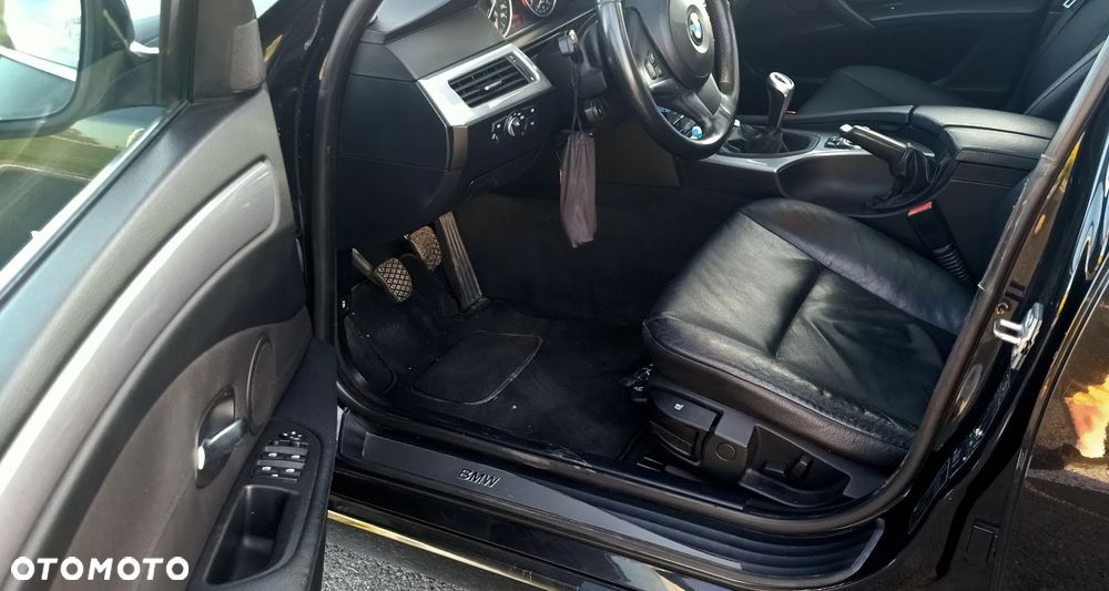 BMW Seria 5 520d Edition Exclusive - 4