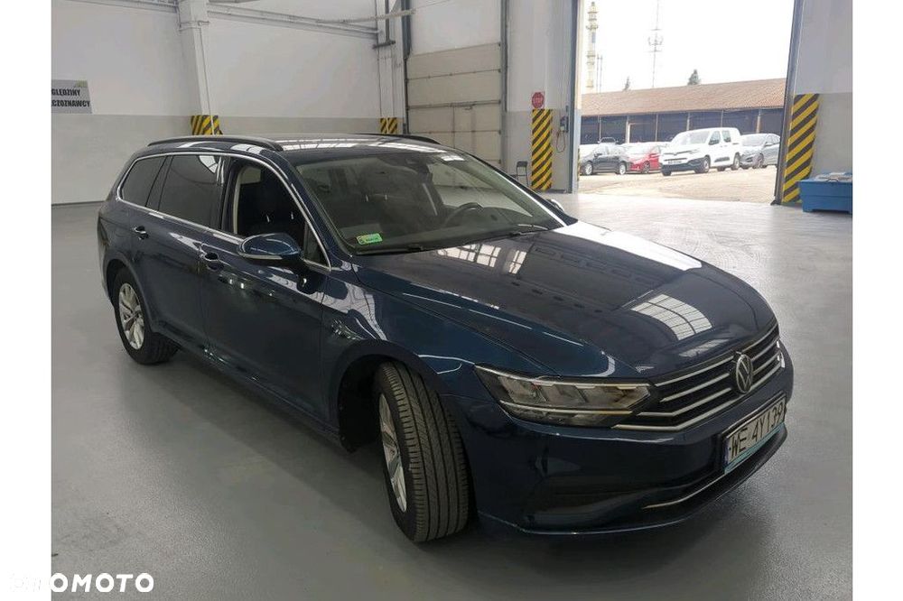 Volkswagen Passat - 4