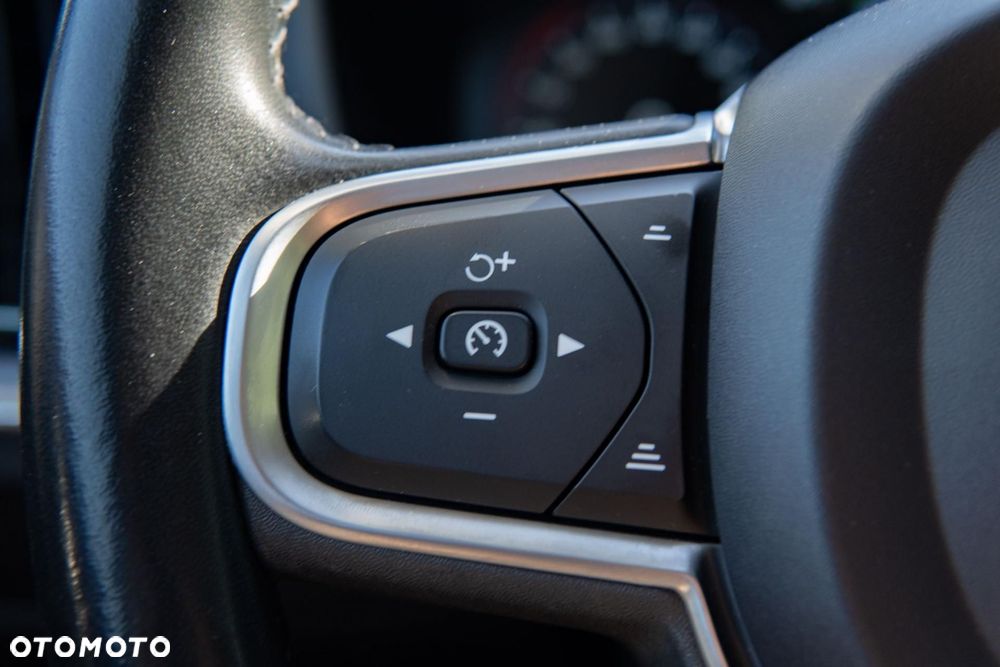 Volvo V60 B4 D Momentum Pro - 30