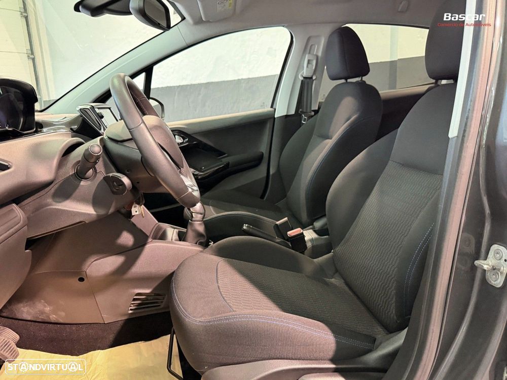 Peugeot 208 1.2 PureTech Signature - 10