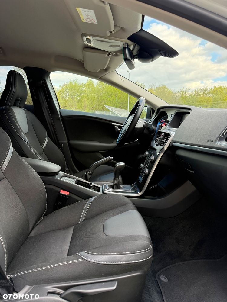 Volvo V40 D2 Drive-E SCR Momentum - 32