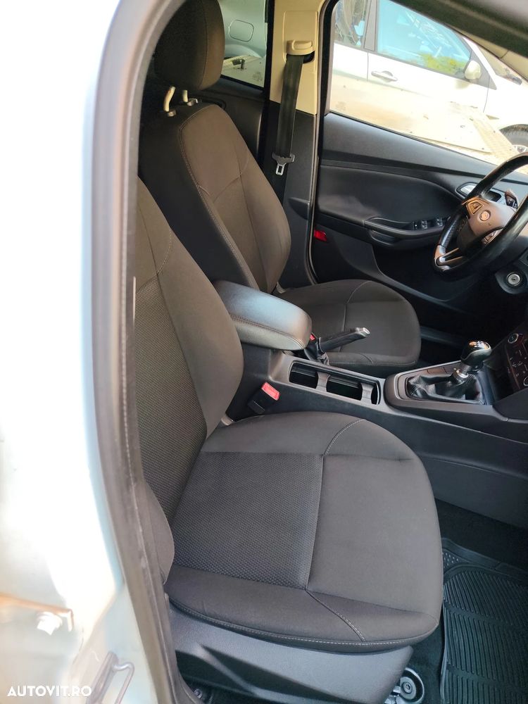 Ford Focus 1.6 TDCI DPF Trend - 11