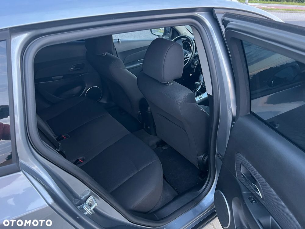Chevrolet Cruze 1.7 LT - 11