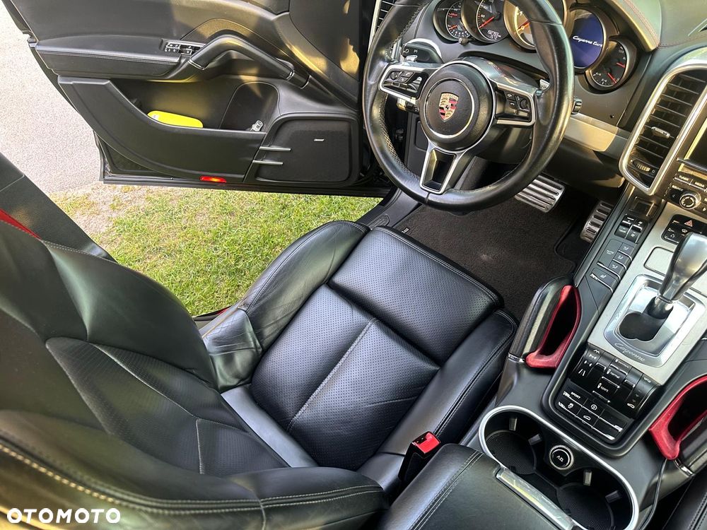 Porsche Cayenne Turbo - 24