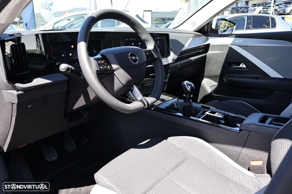 Opel Astra Sports Tourer 1.2 T Edition - 24