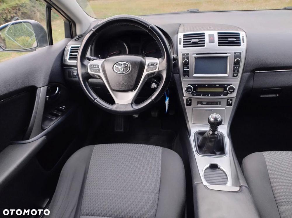 Toyota Avensis - 13