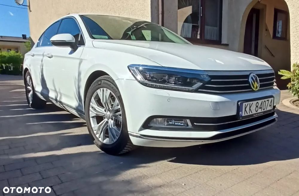 Volkswagen Passat - 12
