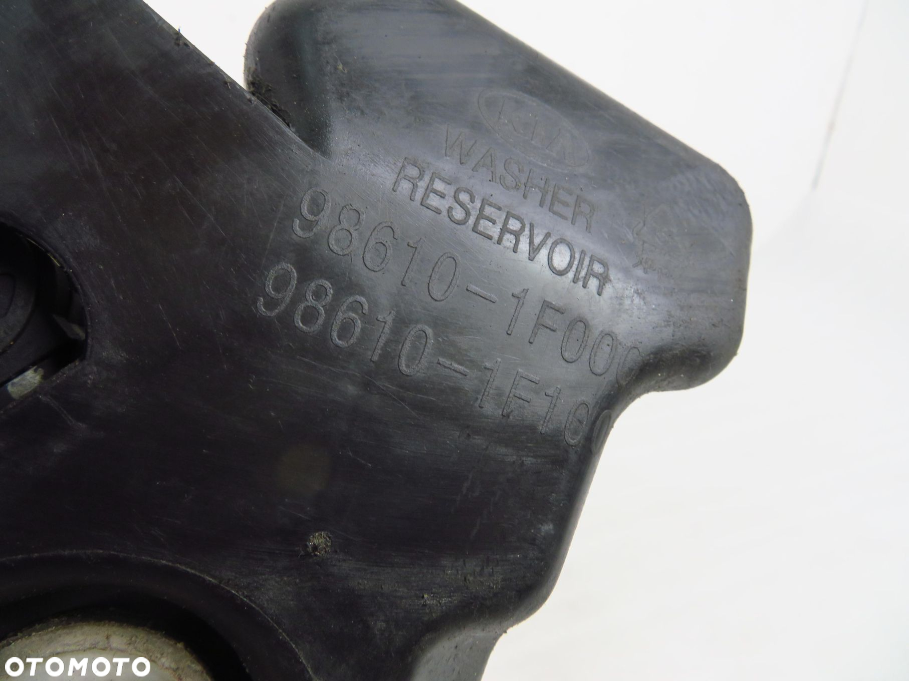 ZBIORNICZEK SPRYSKIWACZY KIA SPORTAGE II 985101F100 - 2