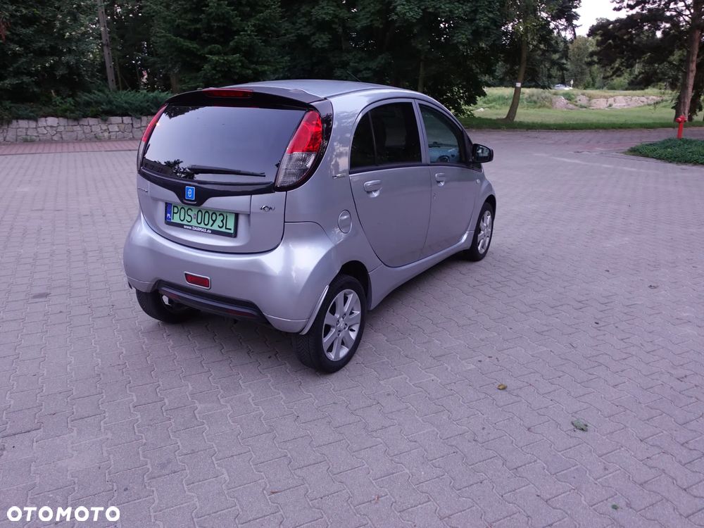 Peugeot iOn - 3