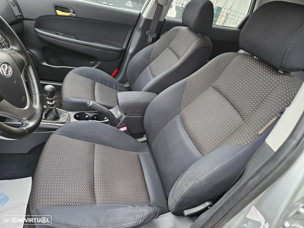 Hyundai i30 1.6 CRDI Comfort - 13