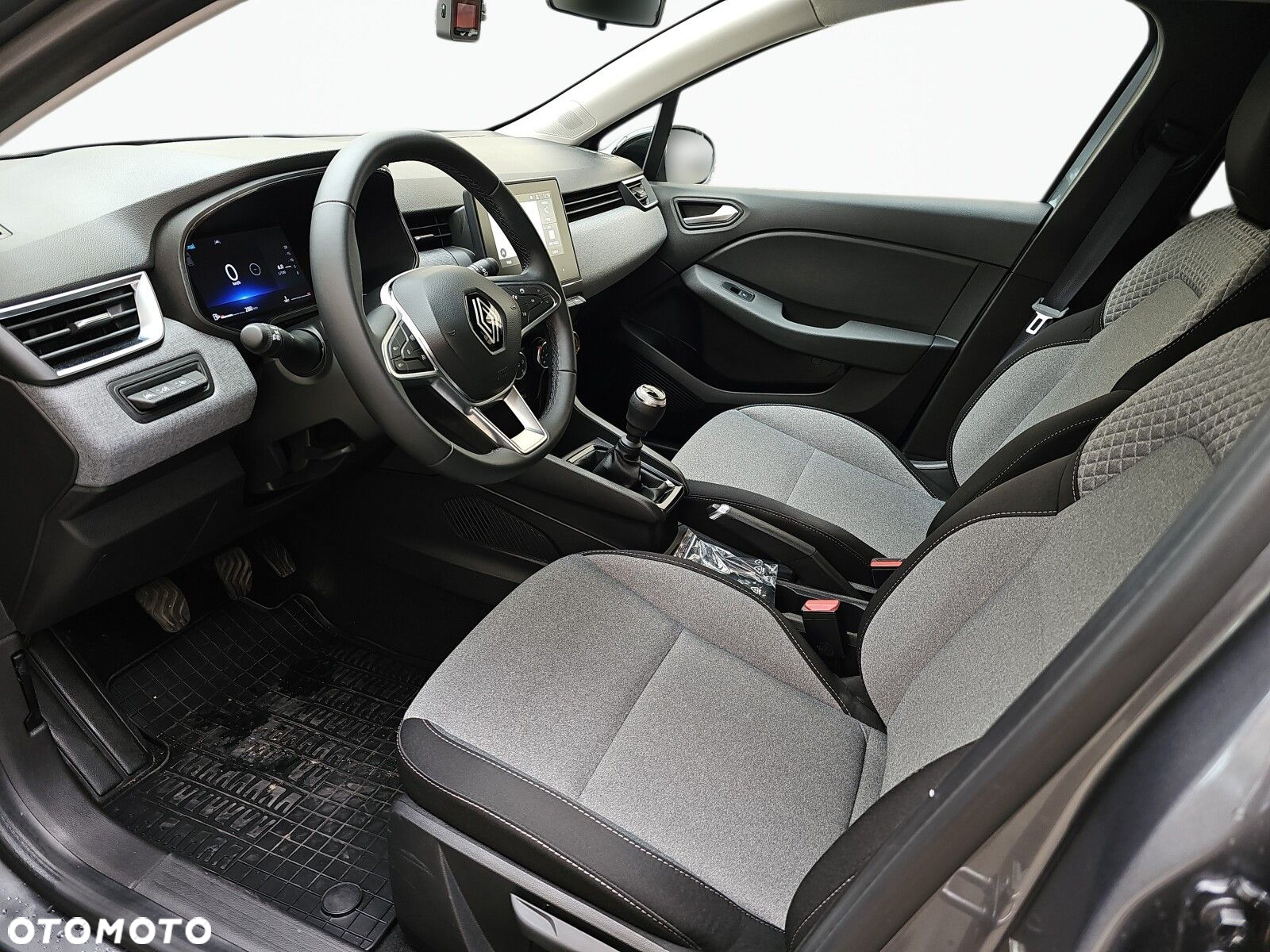 Renault Clio - 11
