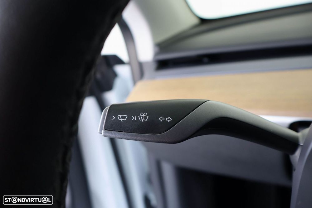 Tesla Model Y Long Range Tração Integral - 17