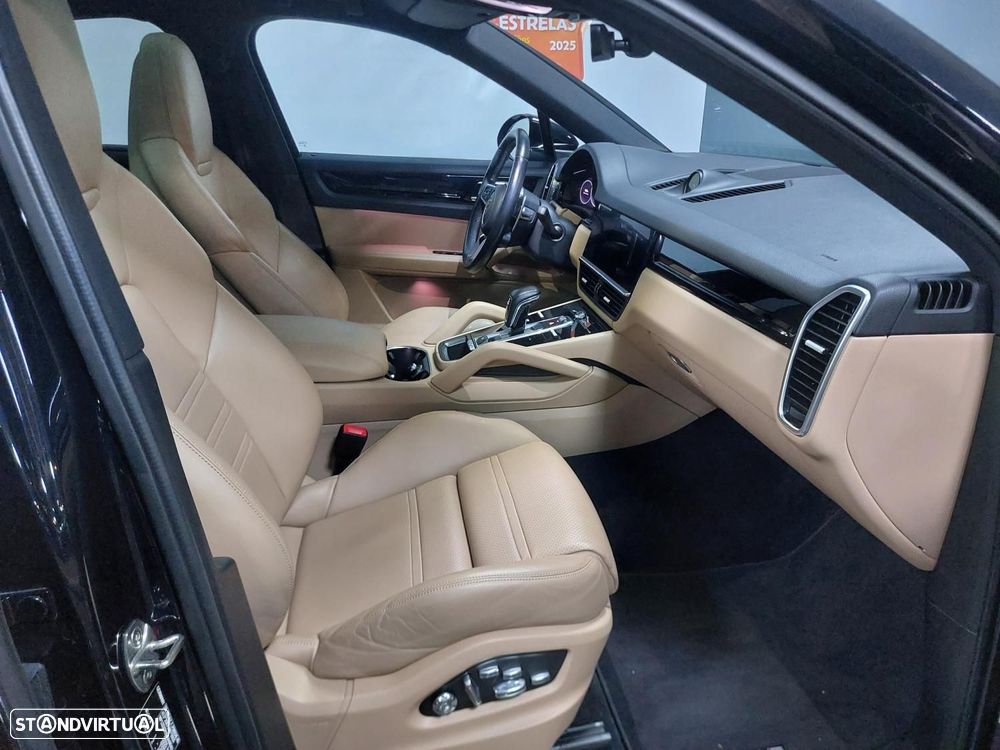 Porsche Cayenne Coupé E-Hybrid - 42