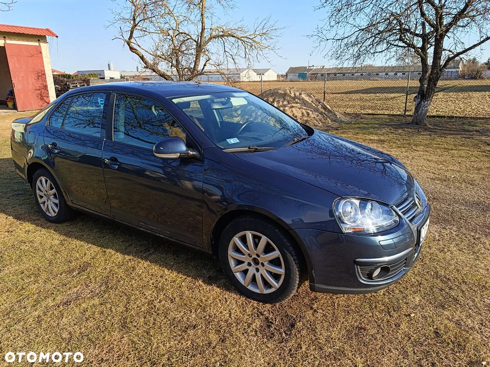 Volkswagen Jetta 1.9 TDI Trendline - 2