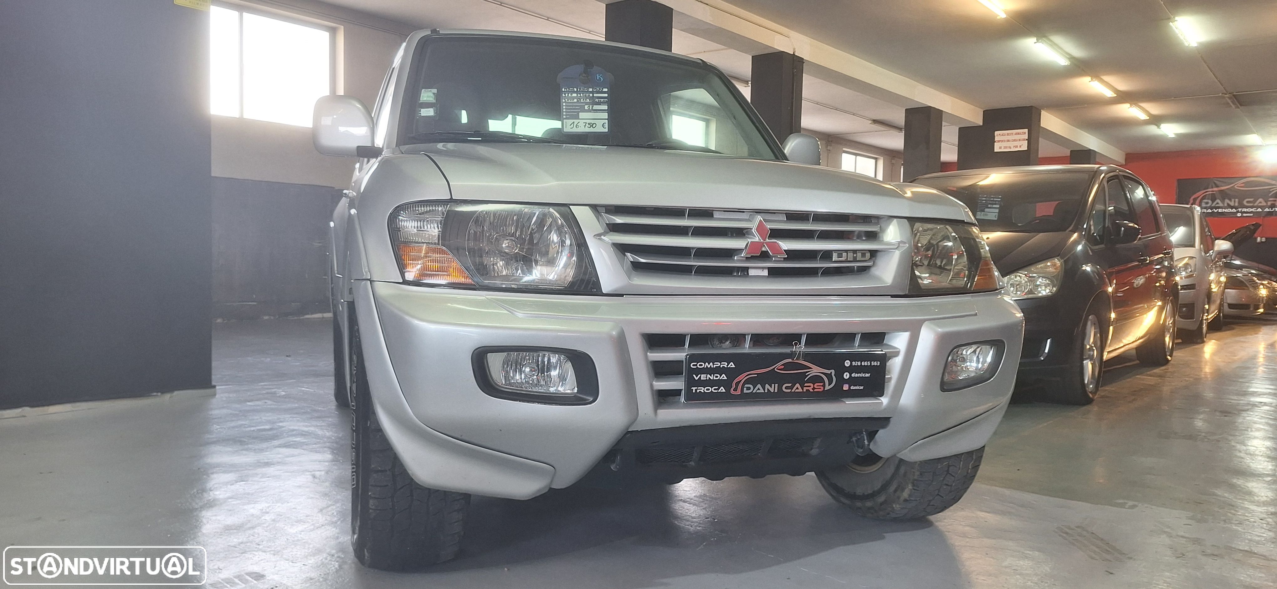 Mitsubishi Pajero 3.2 DI-D GLS - 1