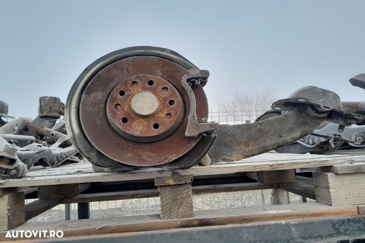 Punte spate Volkswagen VW Passat B7 [2010 - 2015] Sedan 1.6 MT (105 h - 3