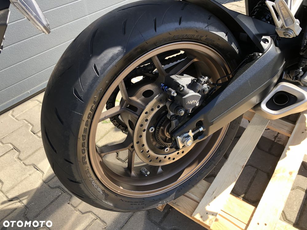 Honda CB - 10