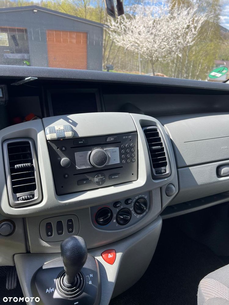 Opel Vivaro - 11