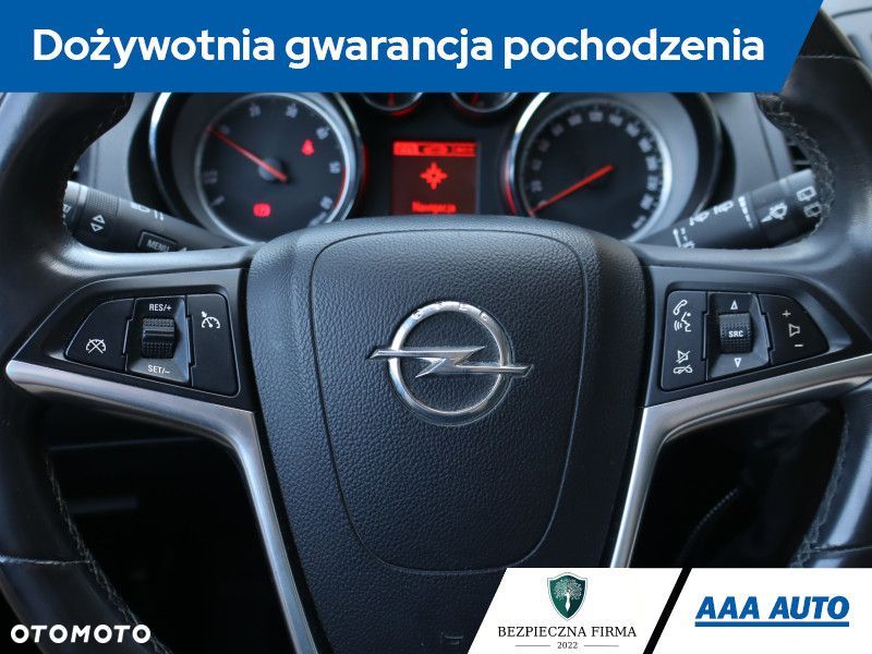 Opel Insignia - 21