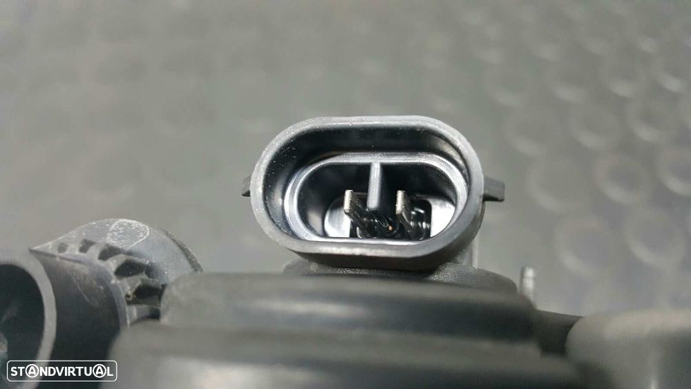 FAROL DE NEVOEIRO DIREITO VOLKSWAGEN TOUAREG (7LA) TDI V6 - 6