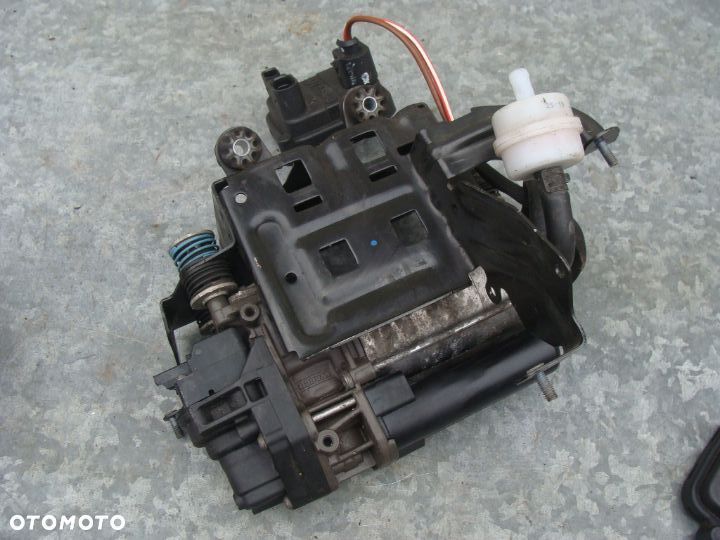 Audi Q7 Q8 Touareg Kompresor zawieszenia pneumatycznego 4M0616005G - 2